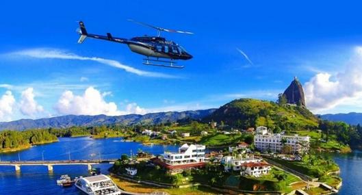 Cuánto cuesta volar en helicóptero sobre Guatapé, hay viajes desde Medellín