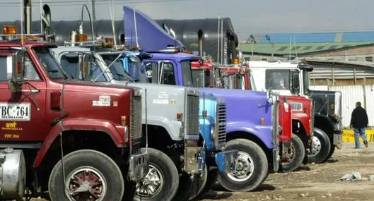 Camioneros no dejan vender huevos a un productor.