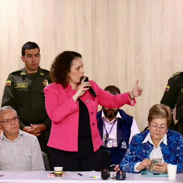 Transportadores y Gobierno Nacional esperan firmar acuerdo para levantar paro 