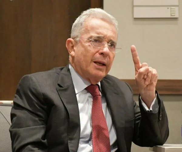 Posponen audiencia preparatoria de juicio contra el expresidente Uribe 