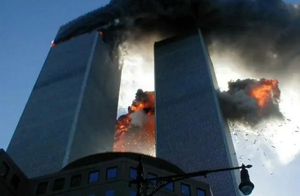 Desgarradora elección del 11S: ¿cuántas personas se lanzaron de las Torres Gemelas?