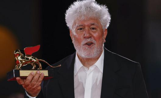 Pedro Almodóvar, ganador del León de Oro a la mejor película en Venecia