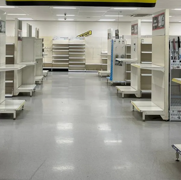 LL Flooring quebró en Estados Unidos: cierre todas las tiendas y 2.000 despidos