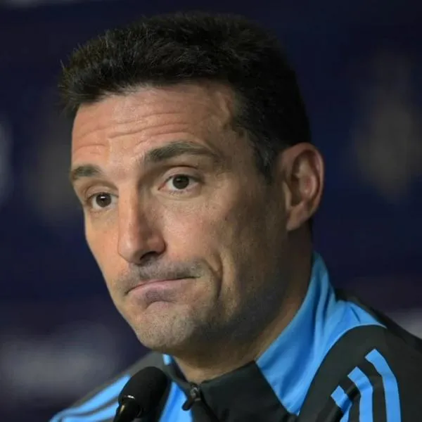 Lionel Scaloni, técnico de la Selección Argentina, presentó una queja antes de enfrentar a Colombia en Barranquilla: dijo que el calor no ayuda.
