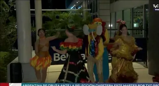 Selección argentina fue recibida con marimondas y carnaval en hotel de Barranquilla: video