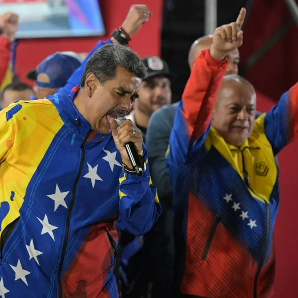 Nicolás Maduro y su régimen se burlan tras el exilio de Edmundo González