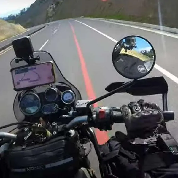 Foto de vías colombianas con raya roja, en nota de qué significa línea continua roja en algunas carreteras en Colombia: dura alerta