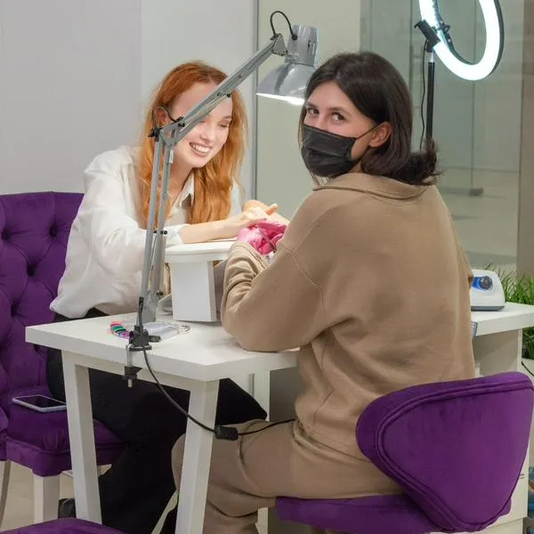 ¿Dónde conseguir trabajo como manicurista con o sin experiencia en Bogotá? Oferta