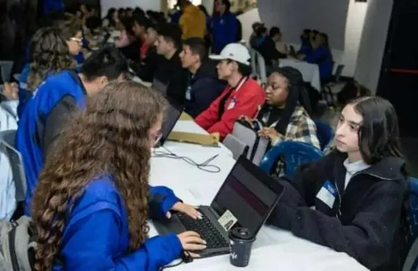 En Bogotá hay 280 puestos de trabajo para bachilleres sin experiencia