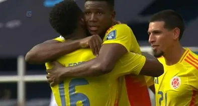 Foto de Yerson Mosquera, en nota de que Selección Colombia cortó racha de Dibu Martínez con Argentina en Eliminatorias