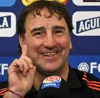 ¿Y la cábala? Néstor Lorenzo sacó as bajo la manga ante Argentina y pocos lo vieron