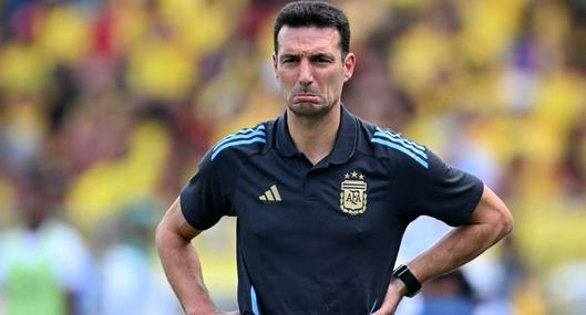 Foto de Lionel Scaloni, en nota de que el técnico pulló contra Colombia por decisión clave en derrota de Argentina