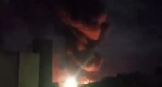 En Bogotá grave incendió afectó a varias viviendas durante la noche en Engativá