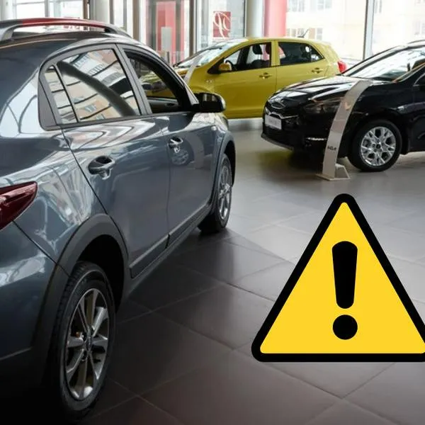 Los carros nuevos en Colombia serán más difíciles de comprar por aumento del IVA en la reforma tributaria y concesionarios advierten freno en ventas.
