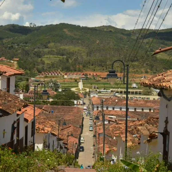 en nota de cómo es pueblo alemán de Colombia, Zapatoca: Renault 4 curioso y rasgos europeos