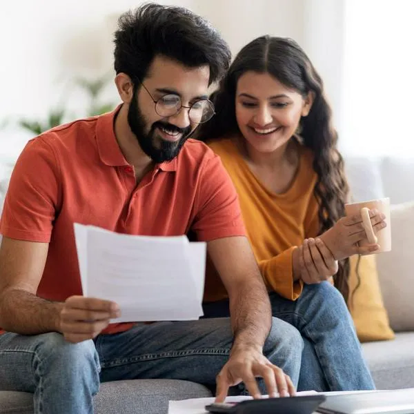 Davivienda, Bancolombia y más, con tarjetas y cuentas de ahorro para pareja
