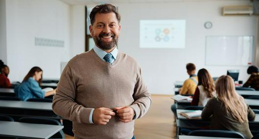 ¿Cuánto gana un profesor de universidad en Colombia 2024? Hora de catedra y más