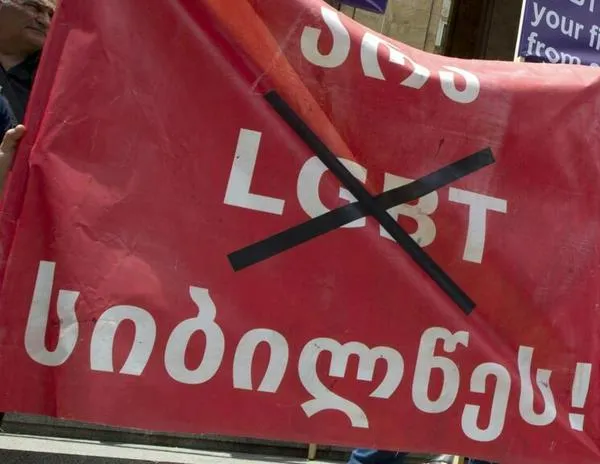 El Parlamento de Georgia aprueba una ley anti-LGBT+ sobre ‘valores familiares’