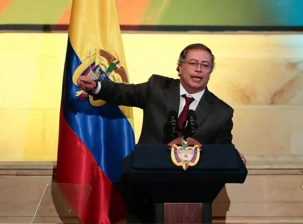 “El ELN aspira a que la desestabilización en Venezuela le pueda dar aire”: Petro