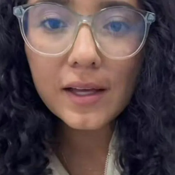 Colombiana quiso ir a México, pero algo que le vieron el celular hizo que le negaran la entrada 