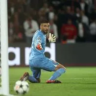 El insólito error del arquero del Girona, Paulo Gazzaniga, en la derrota de Girona con PSG