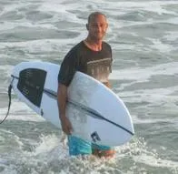 Famoso surfista murió luego de sufrir terrible accidente en el mar: "Se golpeó la cabeza"