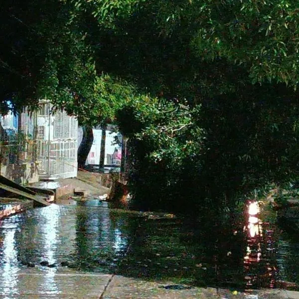 Vendaval y tormenta eléctrica azotan de nuevo al Atlántico: hombre murió por un rayo