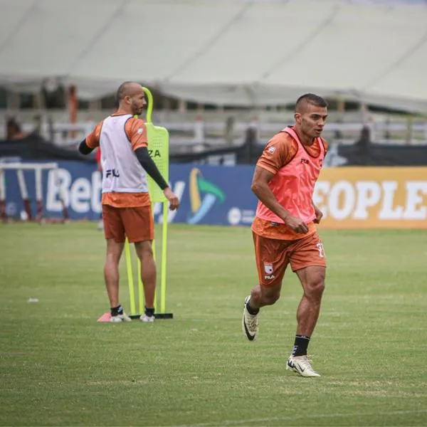 Pablo Peirano dijo que Independiente Santa Fe no buscó estadio porque le gusta jugar en El Campín con su gente y nunca pensaron en irse a otro escenario.