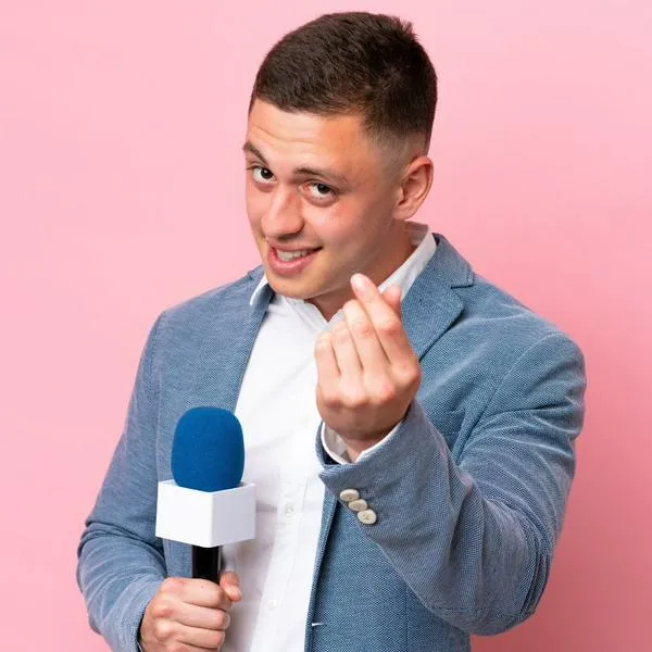 ¿Cuánto gana un periodista en Colombia 2024? Salarios según el rol