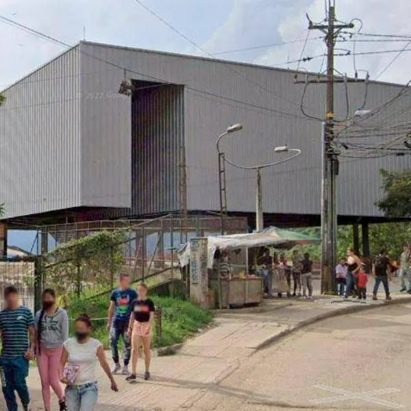Atención: una estudiante herida tras caer de un piso a otro en colegio de Medellín