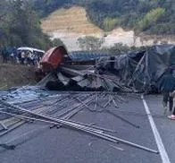 Colisión de vehículos de carga bloqueó paso de la vía Panamericana