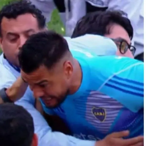 Superclásico Boca Junior y River Plate acabó en pelea con hinchas y jugadores