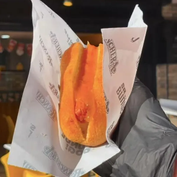 Buñuelo perro caliente