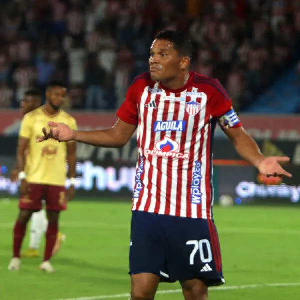 Carlos Bacca salió perjudicado por derrota de Junior: hinchas dañaron su carro