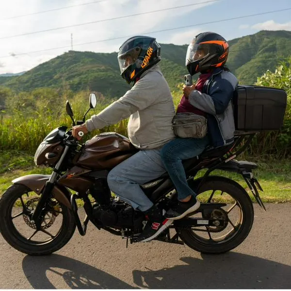 ¿Es obligatorio el kit de carretera para las motos? Esto dice la ley 
