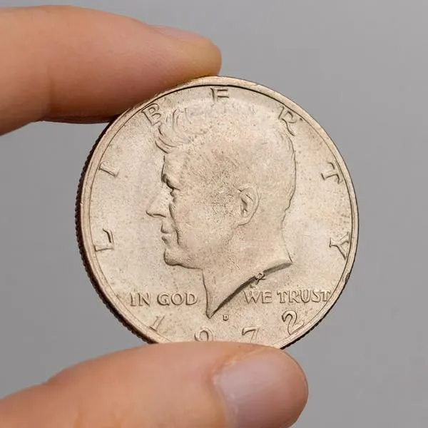 Detalles de la moneda de 50 centavos.