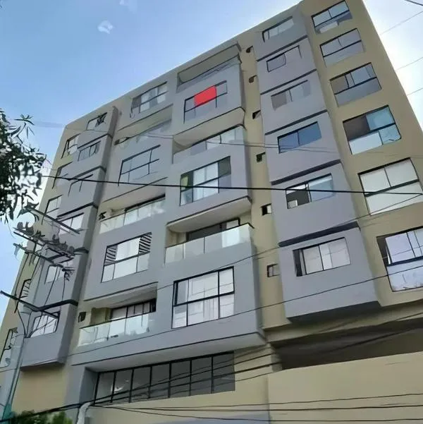 En este edificio del barrio Boston en Barranquilla falleció una mujer que cayó del octavo piso con su bebé entre brazos