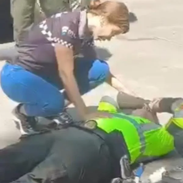 Agente de la Policía de Tránsito que fue arrollado en Bucaramanga por motociclista que quiso volarse retén.