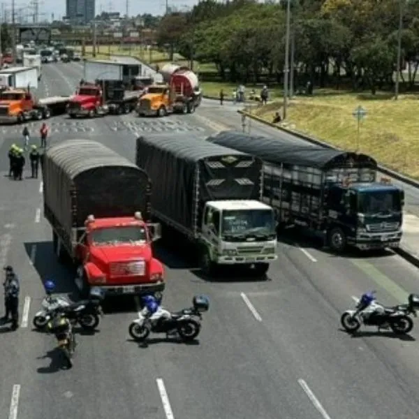 Camiones quedarían sin seguro por el paro.
