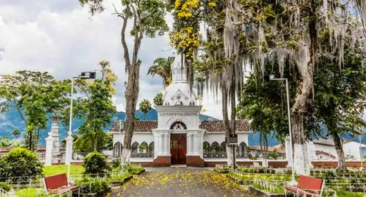 Foto de Salamina, en nota de cuál pueblo es el París colombiano y razones de comparación poética