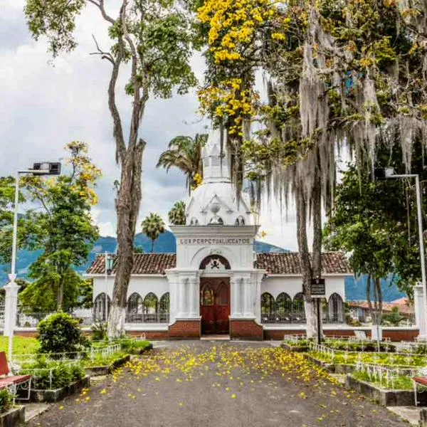 Foto de Salamina, en nota de cuál pueblo es el París colombiano y razones de comparación poética