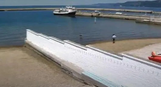 Foto de El Pedocín, en nota de dónde es la playa que divide con muro hombres y mujeres en Italia y cuándo nació