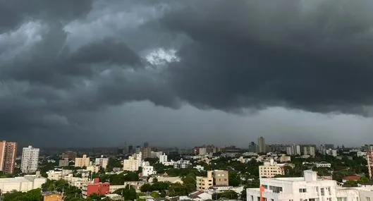 Imágenes del nuevo vendaval en Barranquilla que causó daños en casas y vehículos