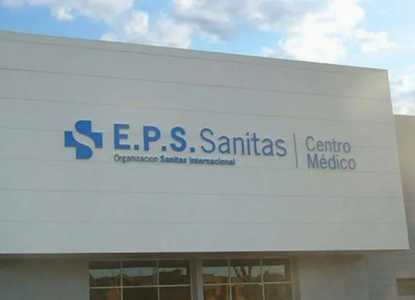 Afiliados EPS Sanitas reciben mensaje sobre cierre de servicios y traslados