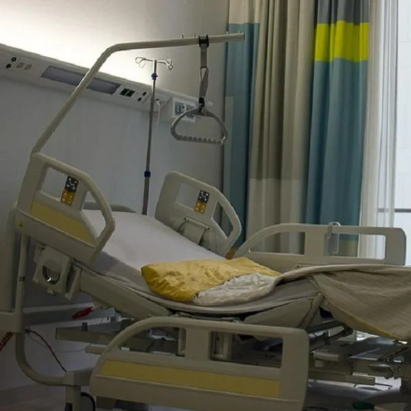 Niño herido en colegio de Fontibón (Bogotá) por su novia se salvaría de milagro