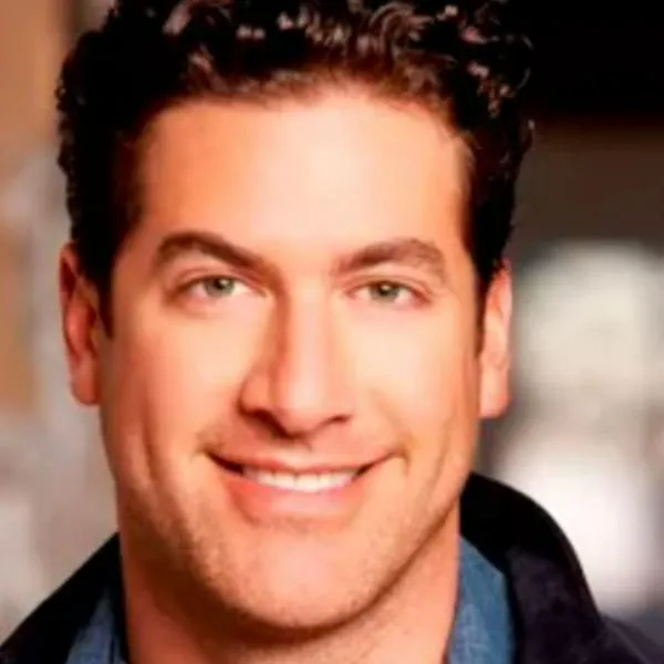Falleció famoso actor mexicano Eduardo Xol tras un ataque en California.