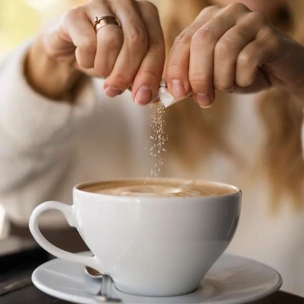 Experto responde qué es mejor que la stevia, la miel y edulcorantes para endulzar