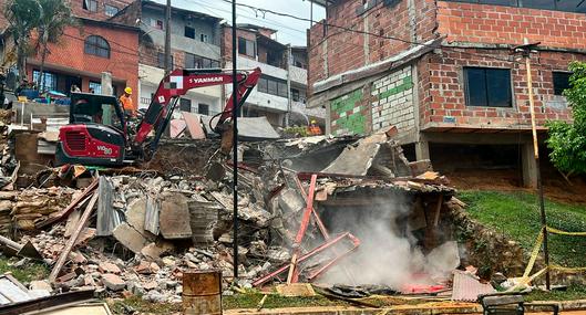 “No tengo donde vivir”: habla la mujer a la que le demolieron la casa en Aranjuez por incumplimientos en la construcción