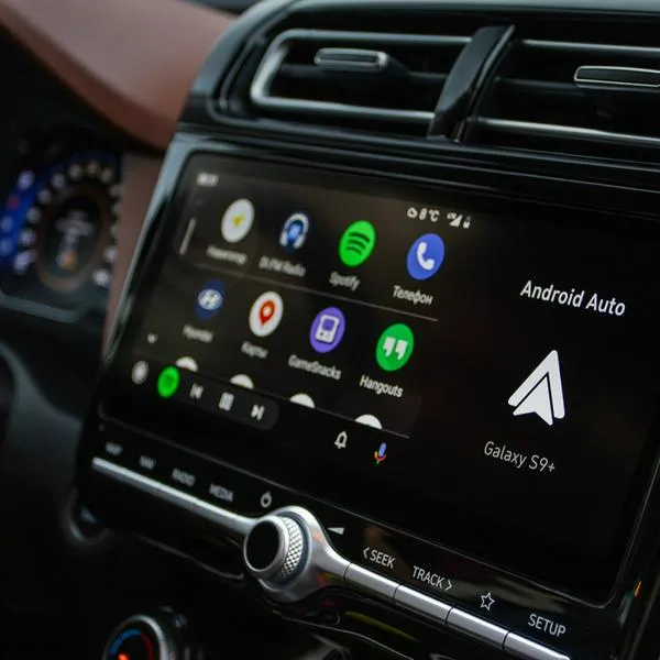 ¿Cómo saber si mi carro es compatible con Android Auto?