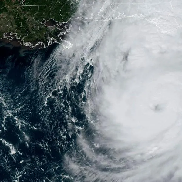 Huracán Helene tiene en alerta máxima a varias regiones de Estados Unidos 